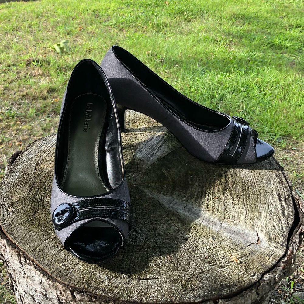 Kelly & Katie Peep Toe Kitten Heels